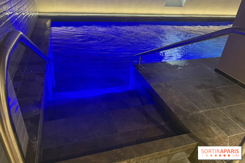 Accès à la piscine du spa