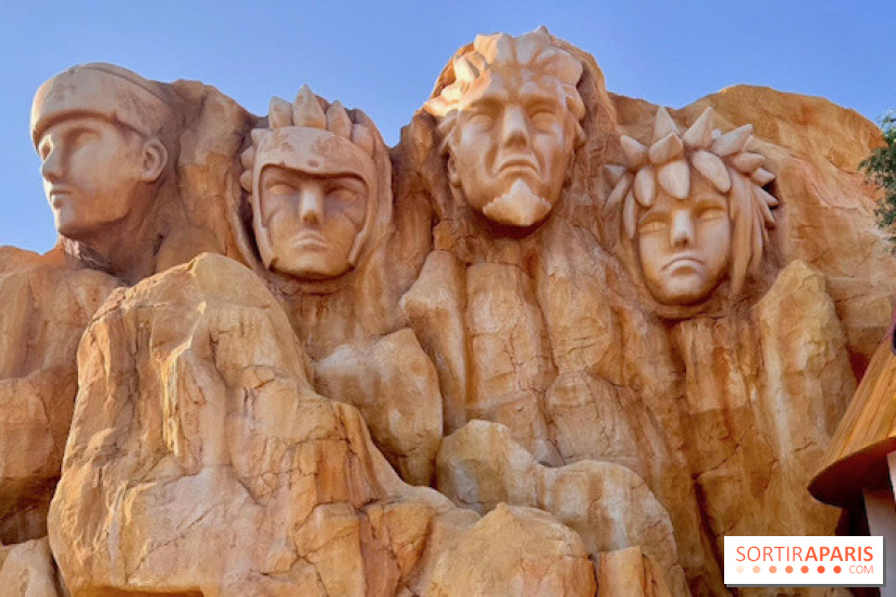Le monument Naruto de Konoha Land au Parc Spirou