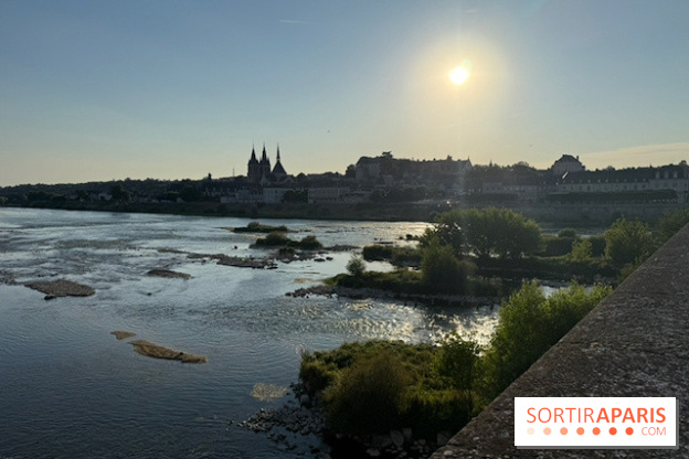 Vue sur Blois au coucher du soleil