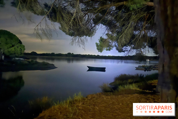 L’étang du Ponant de nuit à La Grande-Motte