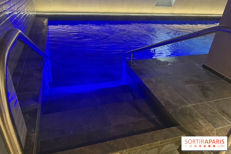 Accès à la piscine du spa