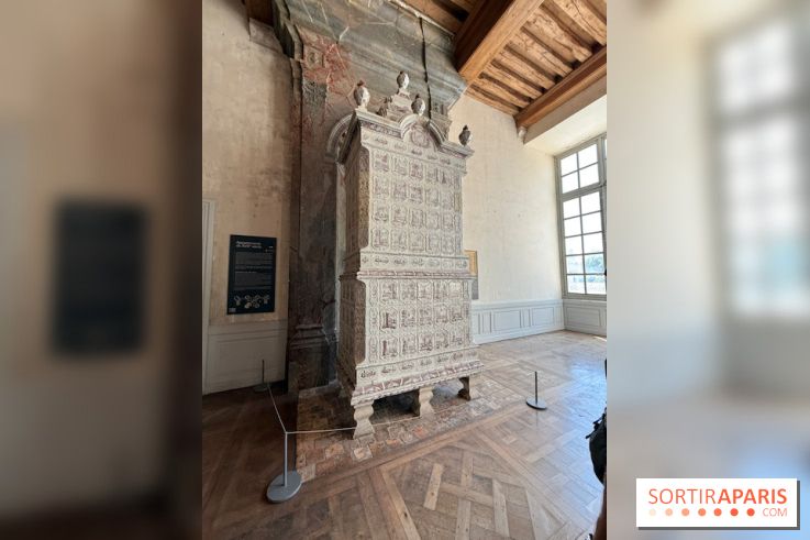 Poêle monumental décoré