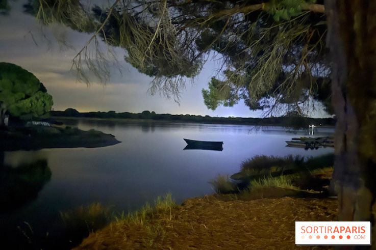 L’étang du Ponant de nuit à La Grande-Motte