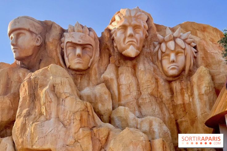 Le monument Naruto de Konoha Land au Parc Spirou