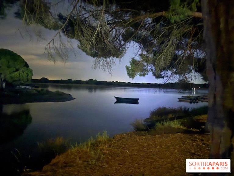 L’étang du Ponant de nuit à La Grande-Motte