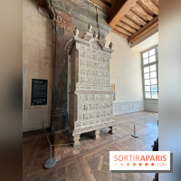 Poêle monumental décoré