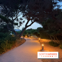 Villa Le Blanc Gran Meliá : allée des jardins en soirée