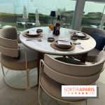 Restaurant Nivi du Villa Le Blanc Gran Meliá : table près de la baie vitrée