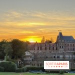 Le château de La Cinéscénie au crépuscule