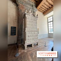 Poêle monumental décoré