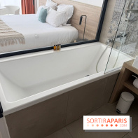 La baignoire ouverte sur la chambre