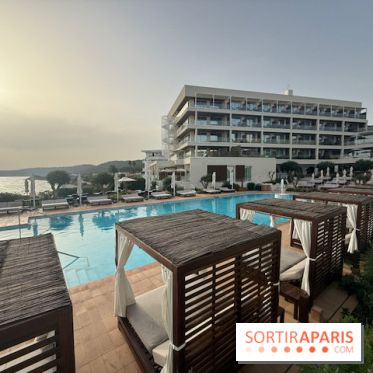 Villa Le Blanc Gran Meliá : piscine principale au coucher du soleil