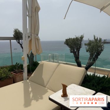 Villa Le Blanc Gran Meliá : bain de soleil avec vue sur la baie