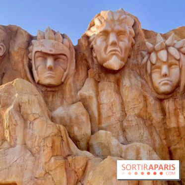 Le monument Naruto de Konoha Land au Parc Spirou
