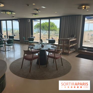 Le restaurant de l’Hôtel La Plage face à la mer
