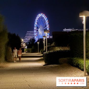 La grande roue de La Grande-Motte de nuit