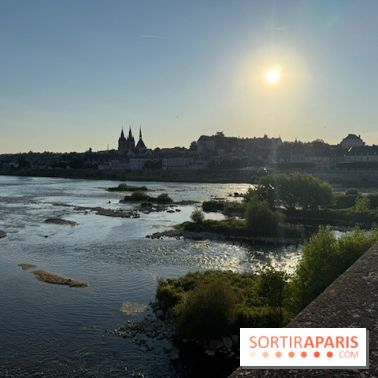 Vue sur Blois au coucher du soleil