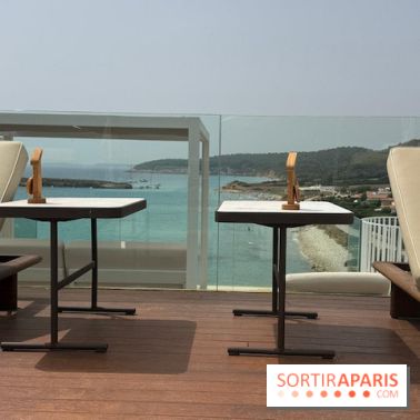 Villa Le Blanc Gran Meliá : bain de soleil du rooftop avec vue sur la baie