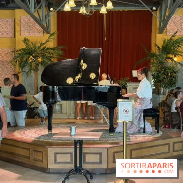 La pianiste de L'Orangerie au Puy du Fou
