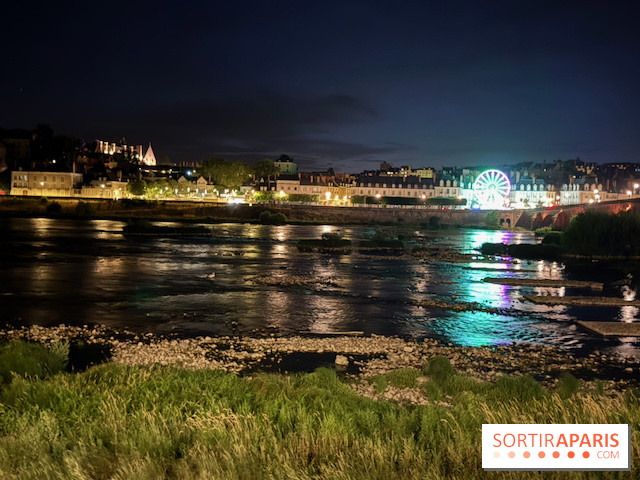 Blois illuminée de nuit