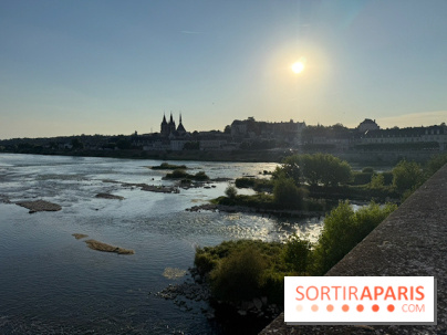 Vue sur Blois au coucher du soleil