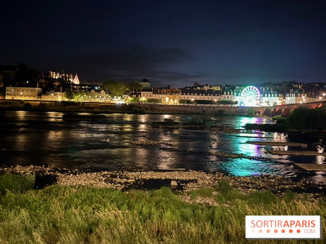 Blois illuminée de nuit
